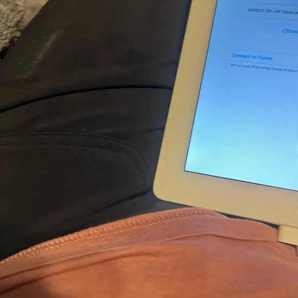 Apple Ipad 2  with White Border - Picture 4 of 6